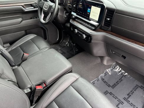 Used 2024 GMC Sierra 1500 SLT AWD/4WD image 12