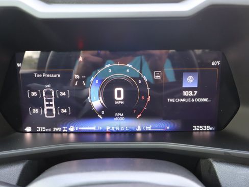 Used 2025 Chevrolet Colorado Trail Boss AWD/4WD image 23