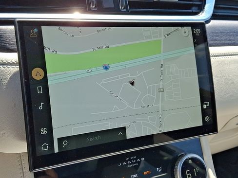 Used 2025 Jaguar F-PACE R-Dynamic S image 18