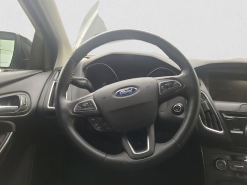 Used 2015 Ford Focus Titanium FWD image 15