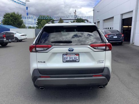 Used 2021 Toyota RAV4 Limited AWD/4WD image 4