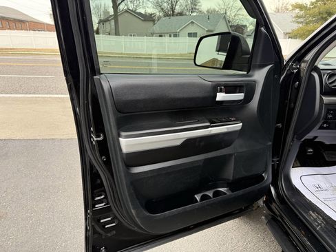 Used 2017 Toyota Tundra SR5 image 18