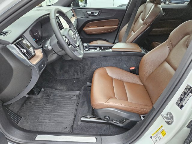 Certified 2023 Volvo XC60 B5 Plus w/ Climate Package AWD/4WD image 16