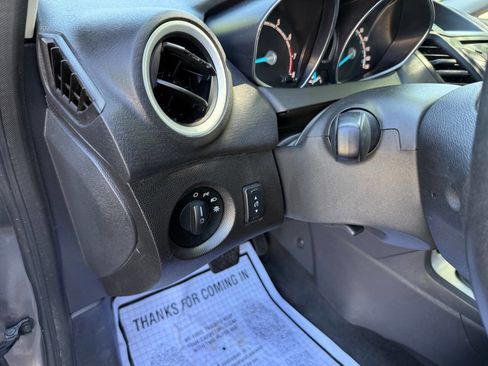 Used 2014 Ford Fiesta SE image 24