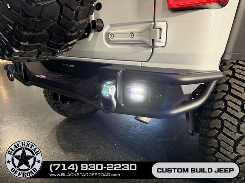 Used 2024 Jeep Wrangler Unlimited Rubicon 4xe AWD/4WD image 32