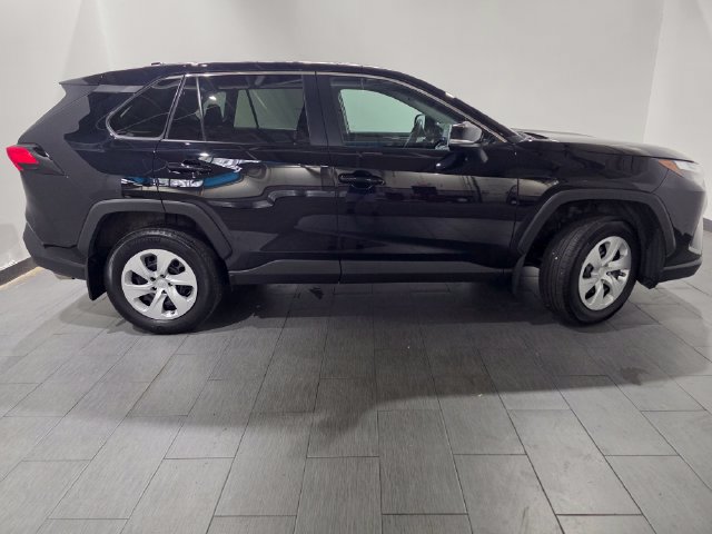 Used 2023 Toyota RAV4 LE AWD/4WD image 6