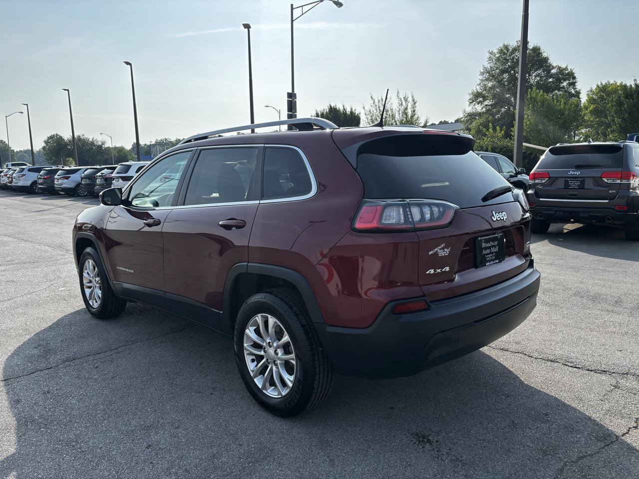 Used 2019 Jeep Cherokee Latitude w/ Popular Appearance Group AWD/4WD image 5