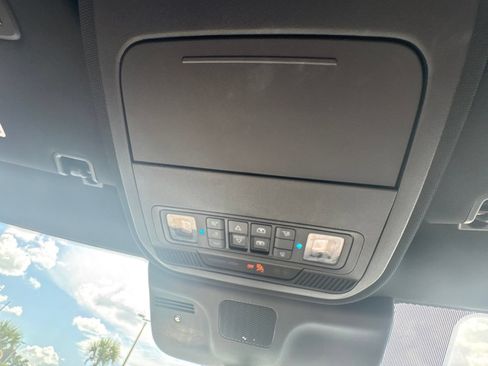Used 2025 Ford Expedition King Ranch AWD/4WD image 42