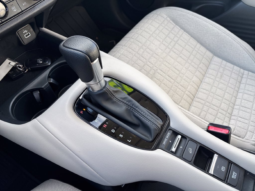 Used 2023 Honda HR-V LX image 23