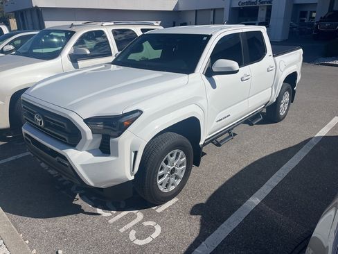 Used 2024 Toyota Tacoma SR5 image 2