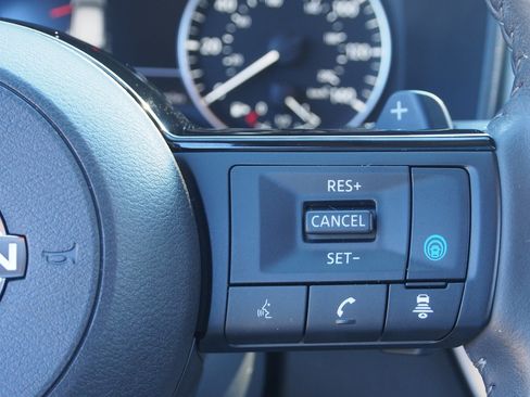 Used 2023 Nissan Rogue SL FWD image 25