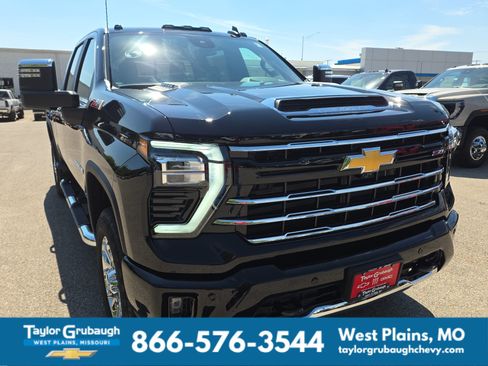 New 2026 Chevrolet Silverado 2500 LT w/ Z71 Chrome Sport Edition AWD/4WD image 12
