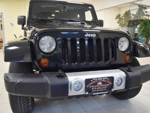 Used 2013 Jeep Wrangler Unlimited Sahara w/ Connectivity Group AWD/4WD image 48