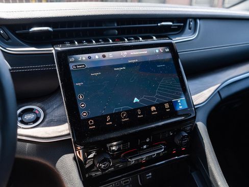 New 2025 Jeep Grand Cherokee L Limited w/ Trailer Tow Package image 25