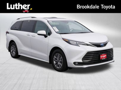 Certified 2025 Toyota Sienna XLE w/ XLE Plus Package