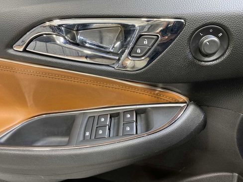 Used 2017 Chevrolet Cruze Premier image 23