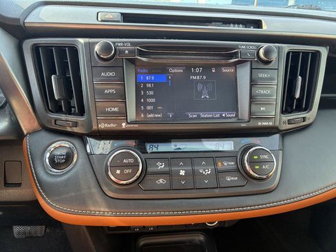 Used 2018 Toyota RAV4 SE w/ Power Extra Value Package AWD/4WD image 16