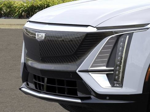 New 2026 Cadillac Lyriq Luxury w/ LPO, Floor Liner Package AWD/4WD image 13