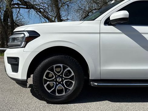 Certified 2022 Ford Expedition XLT image 5