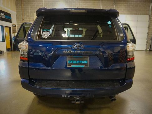 Used 2021 Toyota 4Runner SR5 Premium w/ Moonroof Package AWD/4WD image 5