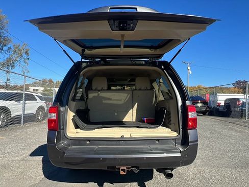 Used 2017 Ford Expedition EL Limited w/ Equipment Group 301A AWD/4WD image 9