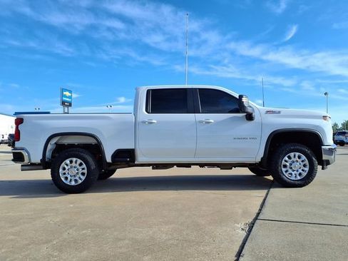 Used 2023 Chevrolet Silverado 2500 LT AWD/4WD image 4