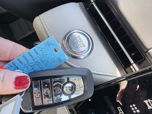 New 2026 Lincoln Nautilus Premier w/ Equipment Group 102A image 20