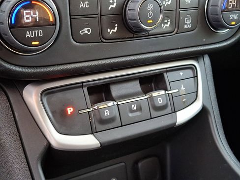 Certified 2023 GMC Terrain SLE w/ Driver Convenience Package AWD/4WD image 17