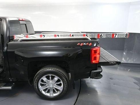 Used 2018 Chevrolet Silverado 1500 High Country AWD/4WD image 42