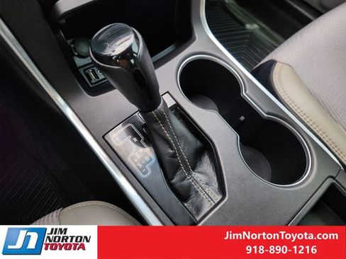 Used 2016 Toyota Camry SE FWD image 22