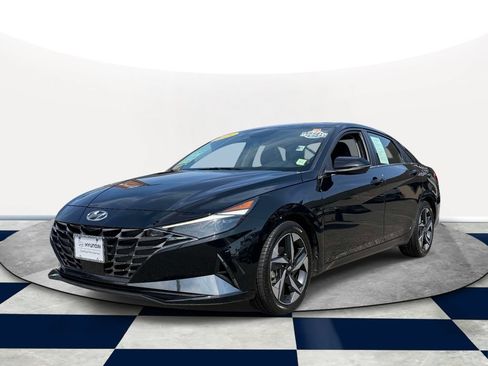 Used 2023 Hyundai Elantra Limited w/ Cargo Package FWD image 2