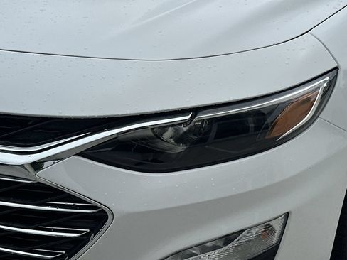 Used 2025 Chevrolet Malibu LT FWD image 11