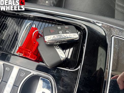 Used 2019 Jaguar XJ R-Sport AWD/4WD image 29