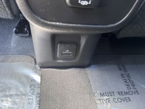 Used 2019 Chevrolet Equinox Premier image 47