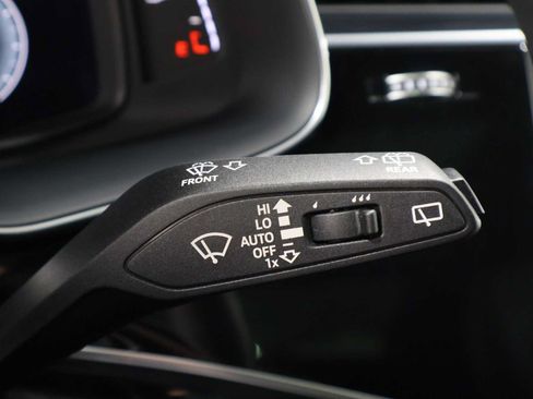 Used 2025 Audi Q8 Premium w/ Convenience Package AWD/4WD image 27