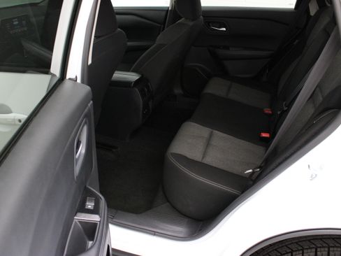 Used 2025 Nissan Rogue SV FWD image 28