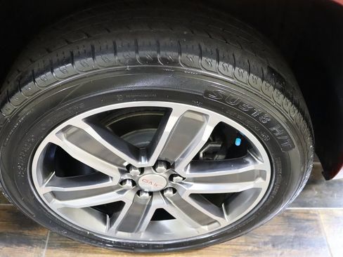 Used 2019 GMC Acadia Denali w/ Technology Package FWD image 27