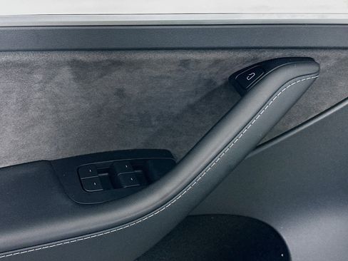 Used 2022 Tesla Model Y Performance AWD/4WD image 15