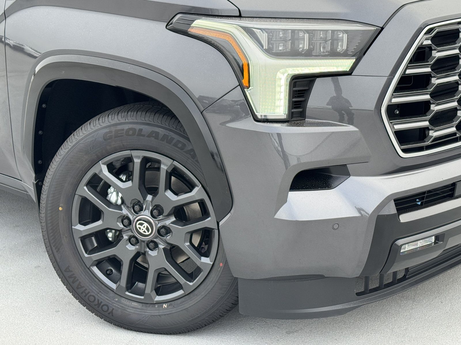 New 2026 Toyota Sequoia Platinum w/ Tow Technology Package AWD/4WD image 11
