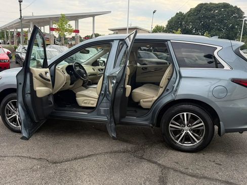 Used 2017 INFINITI QX60 Luxe w/ Premium Plus Package AWD/4WD image 11