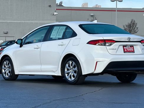 Used 2024 Toyota Corolla LE image 7