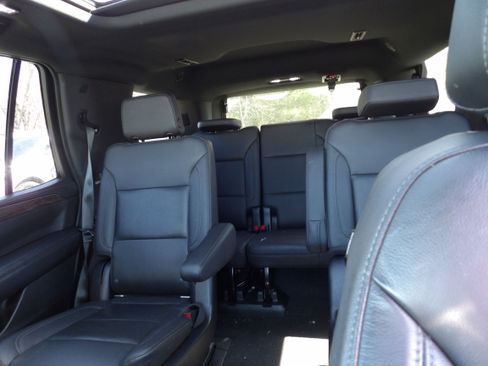 Used 2021 Chevrolet Tahoe LT w/ LT Signature Package image 9