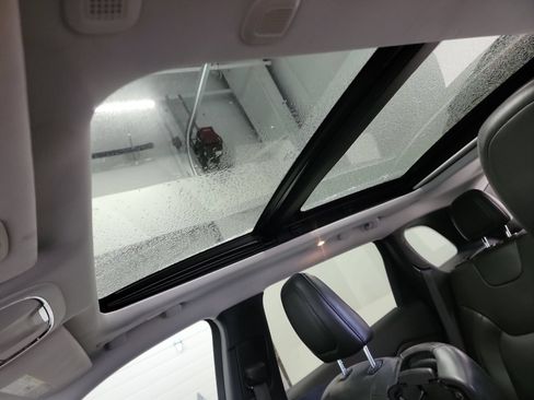 Used 2020 Jeep Cherokee Limited AWD/4WD image 24
