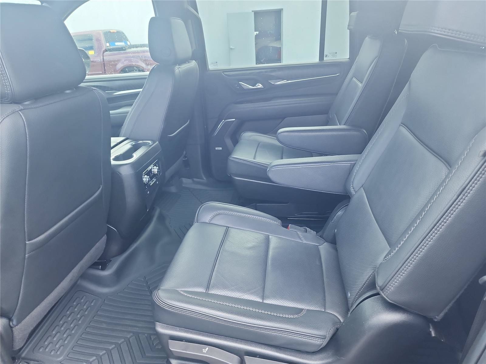 Used 2024 GMC Yukon XL Denali AWD/4WD image 22