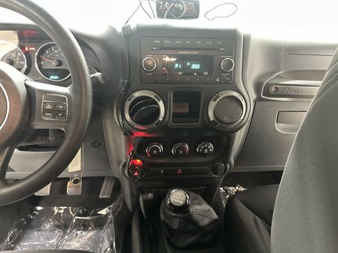 Used 2013 Jeep Wrangler Sport image 30