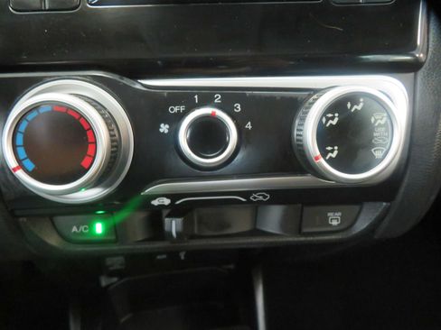 Used 2016 Honda Fit LX image 39