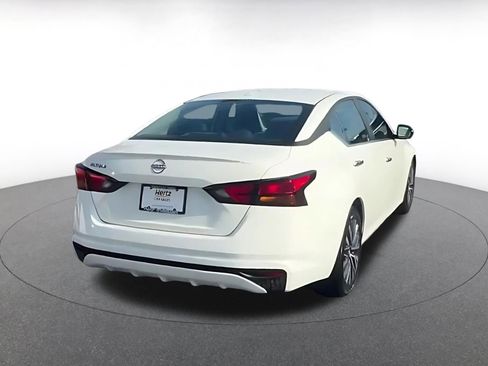 Used 2025 Nissan Altima 2.5 SV image 11