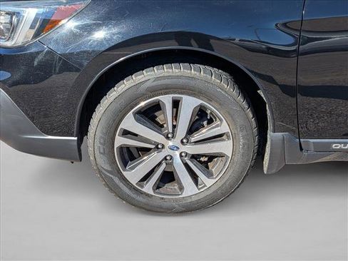 Used 2018 Subaru Outback 2.5i Limited image 15
