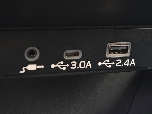 Used 2025 Subaru Forester Premium AWD/4WD image 16