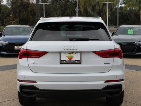 Certified 2025 Audi Q3 2.0T Premium w/ Convenience Package AWD/4WD image 4